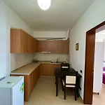 Kloi Beachfront 2*