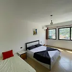 Kloi Beachfront 2*