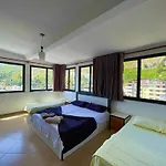 Kloi Beachfront 酒店 Shëngjin