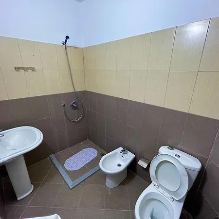 Kloi Beachfront מלון