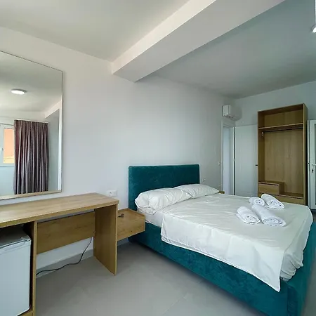 Kloi Luxe Appart-hotel Hotell 2*