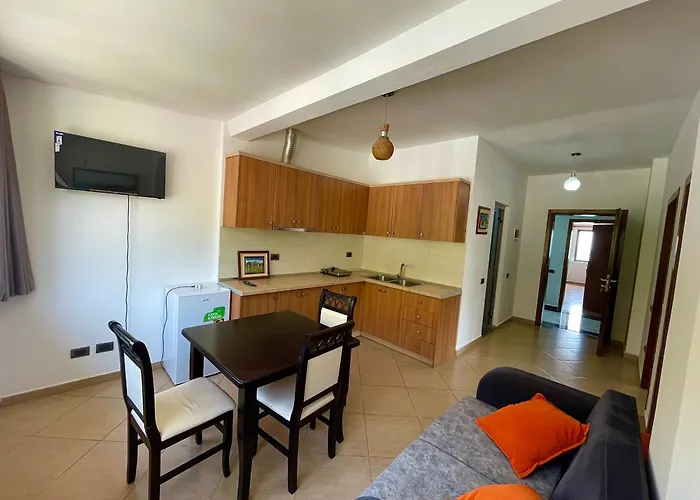 Kloi Beachfront Hotell 2*