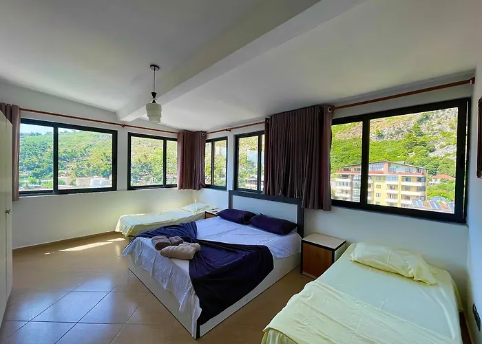 Kloi Beachfront Hotell Shëngjin
