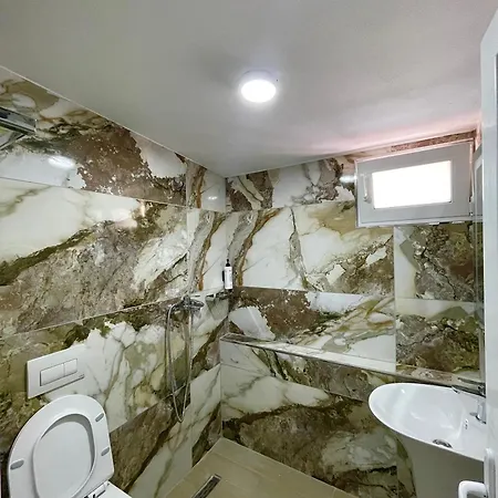 Kloi Luxe Appart-hotel Shëngjin