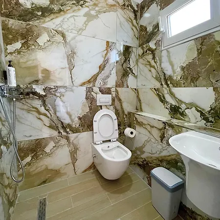 Kloi Luxe Appart-hotel 2* Shëngjin