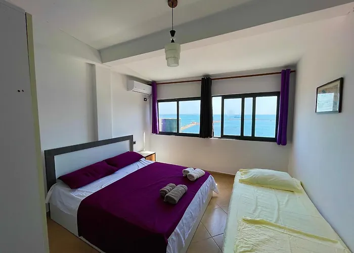 Hotel Kloi Beachfront