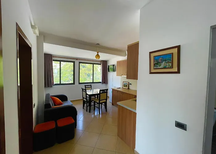 Kloi Beachfront Hotel