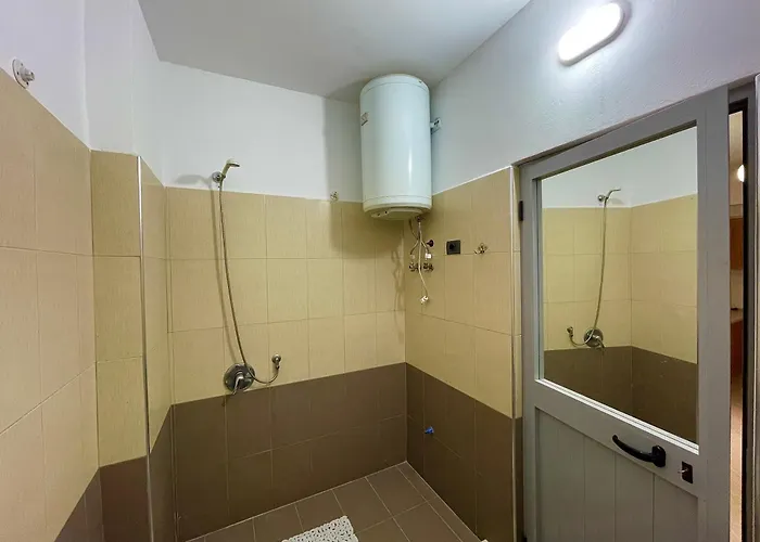 Hotel Kloi Beachfront 2*