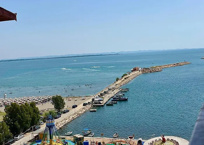 Kloi Beachfront Apartments 2* Shëngjin